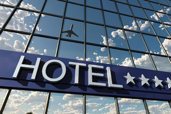 Does United Airlines Provide Hotel for Long Layover?