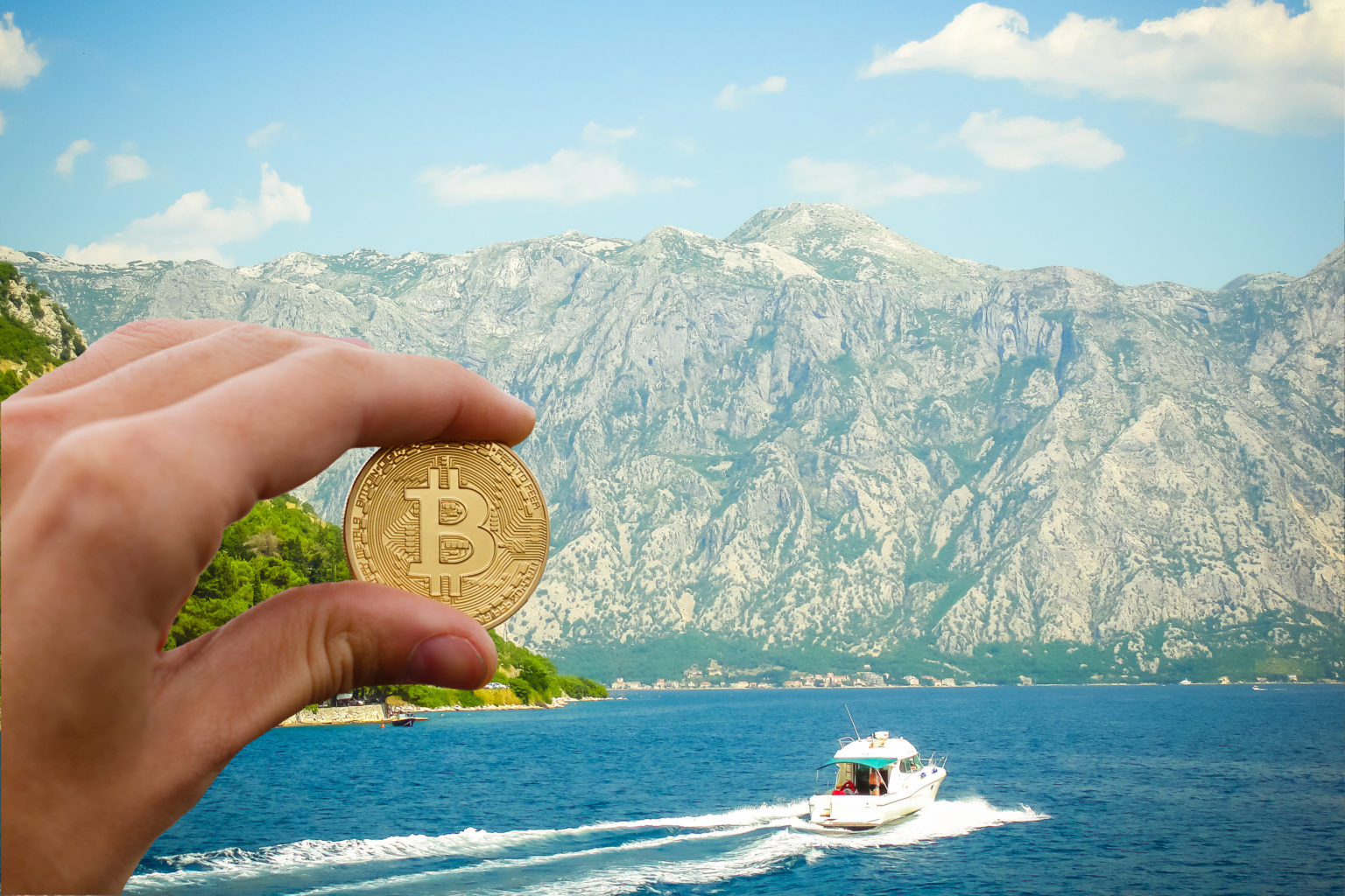 best site to book flights with cryptocurrency